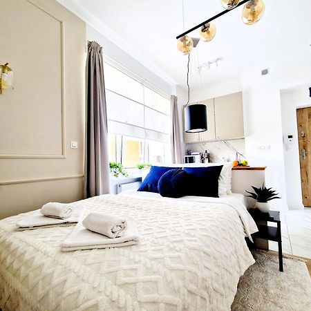 J&W Apartments Grojecka Glam Flat Warszawa Eksteriør bilde