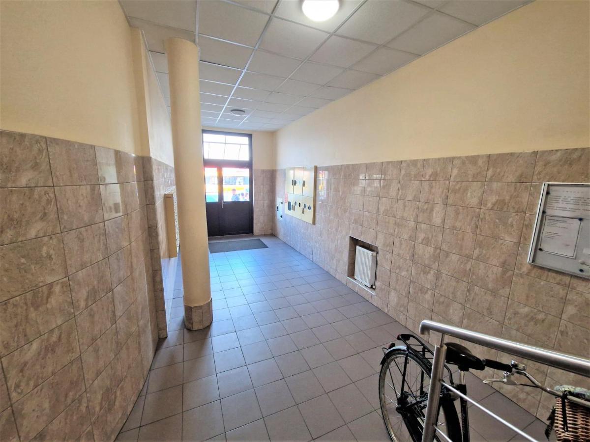 J&W Apartments Grojecka Glam Flat Warszawa Eksteriør bilde