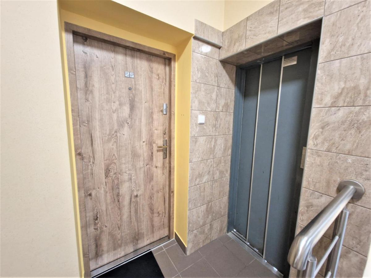 J&W Apartments Grojecka Glam Flat Warszawa Eksteriør bilde