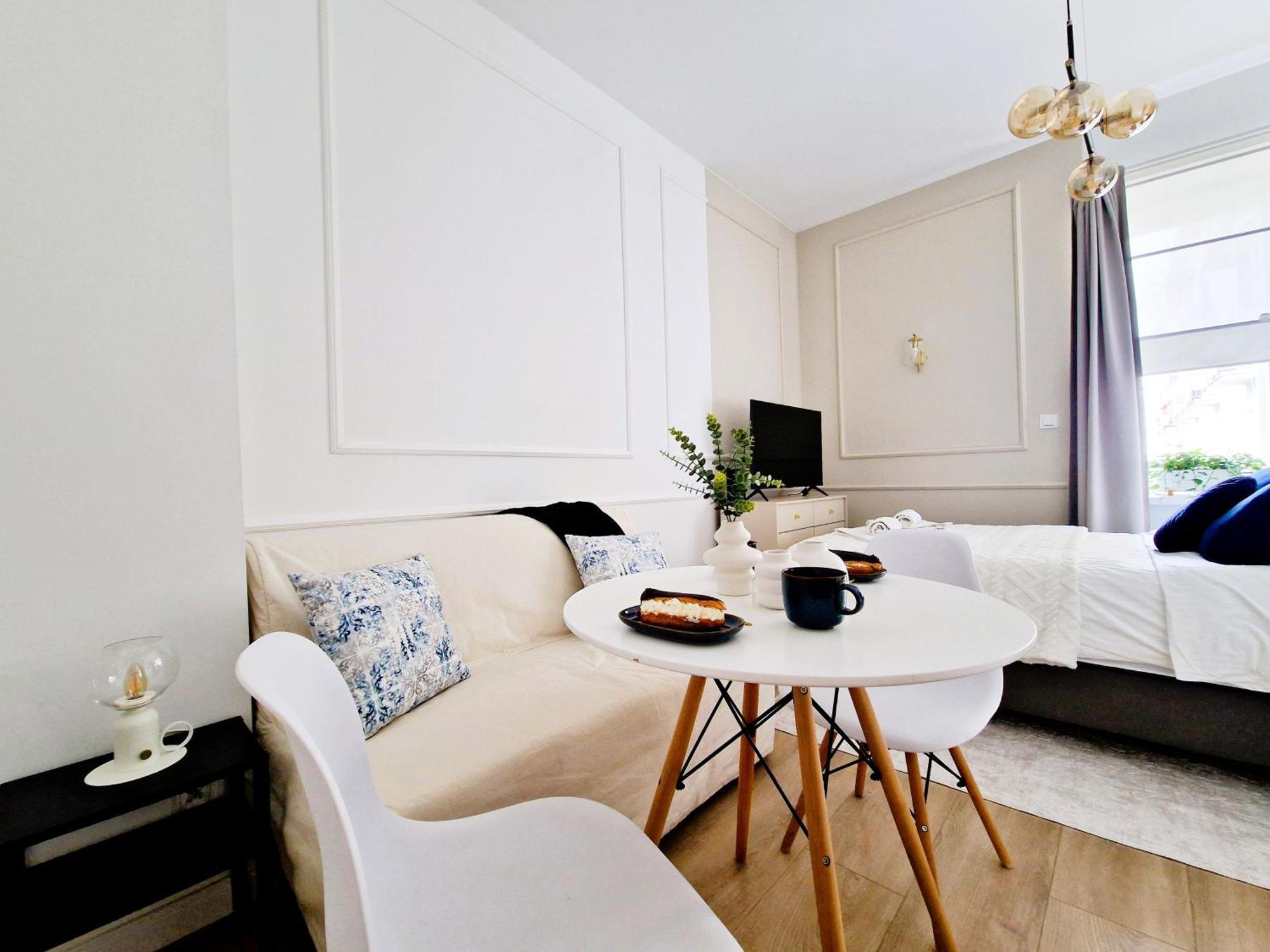 J&W Apartments Grojecka Glam Flat Warszawa Eksteriør bilde